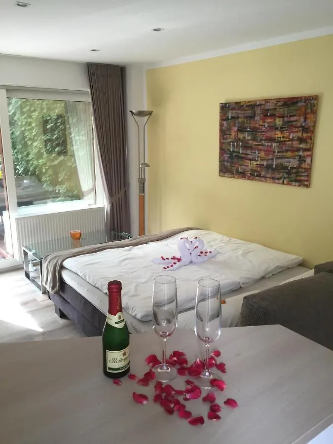 Auszeit Naehe Airport Apartment Rosrath